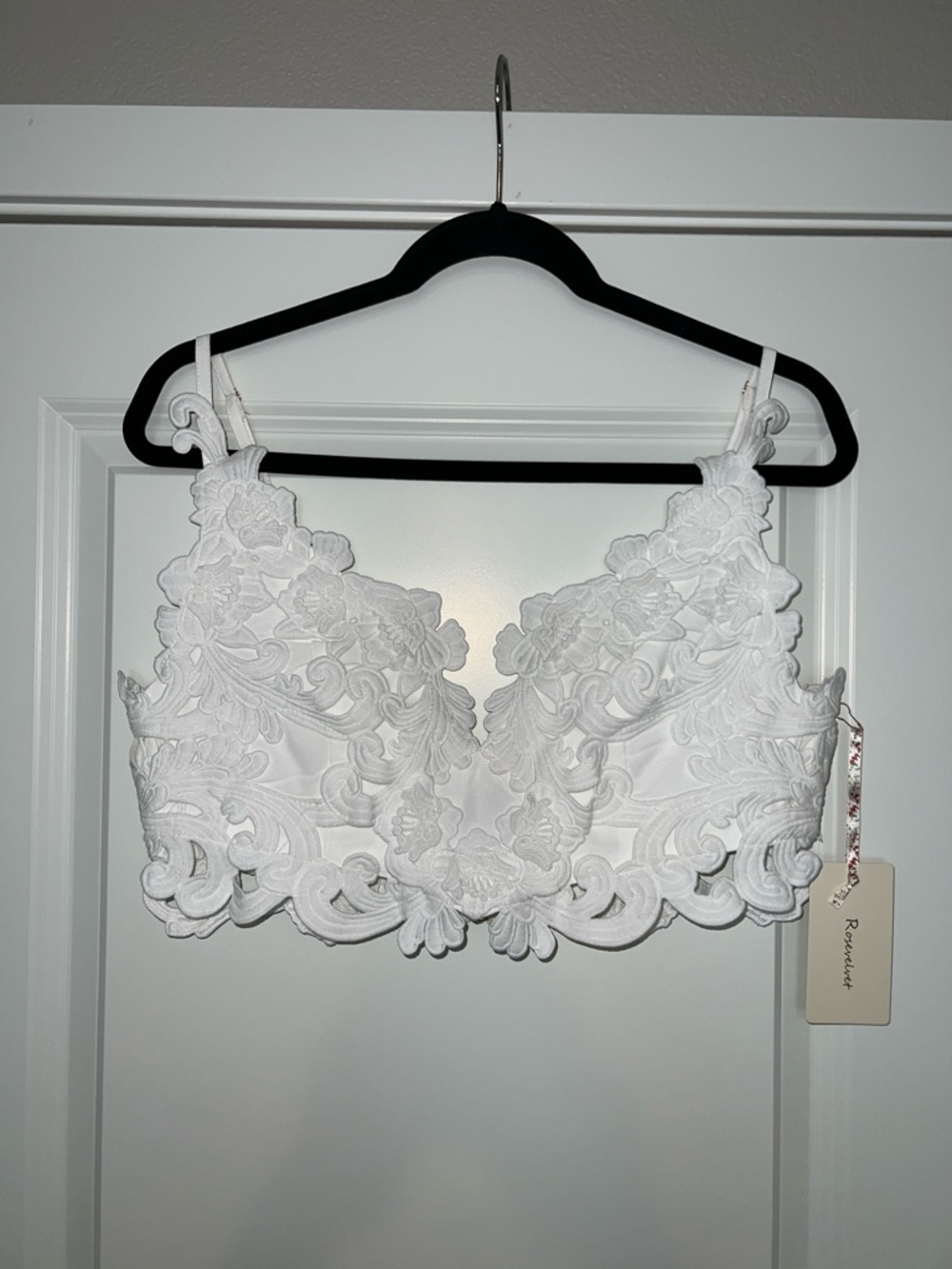 Rosevelvet White Floral Lace Bralette - Size S NWT